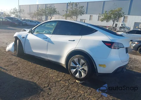2022 Tesla Model Y Long Range Dual Motor All-Wheel Drive from USA, damaged, VIN 7SAYGDEE5NF487380